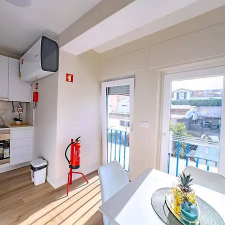 Apartment Black Cozy